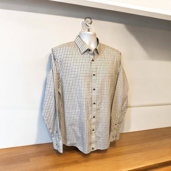 UNTUCKit Other - UNTUCKIT Button Down Shirt. Size XL